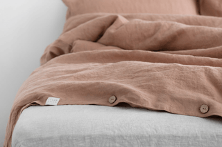 CARE FOR LINEN BEDDING: HOW OFTEN SHOULD YOU WASH YOUR LINEN SHEETS? - Linen Tales USA 