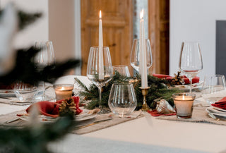 HOW BEAUTIFULLY SET UP DECORATIONS FOR THE CHRISTMAS TABLE? - Linen Tales USA 