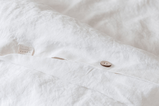 HOW TO PROPERLY CARE FOR YOUR WHITE LINEN PIECES? - Linen Tales USA 