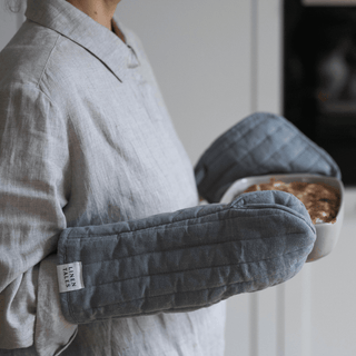 Blue Fog Linen Oven Mitt - Linen Tales B2B 4
