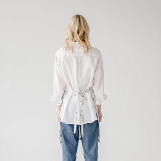 LIMITED EDITION White Flowers Linen Daily Apron - Linen Tales B2B 4