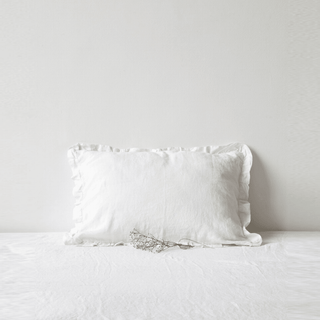 White Linen Pillowcase with Frills - Linen Tales B2B 