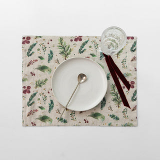 Winter Berries on Light Natural Linen Placemat - Linen Tales B2B 
