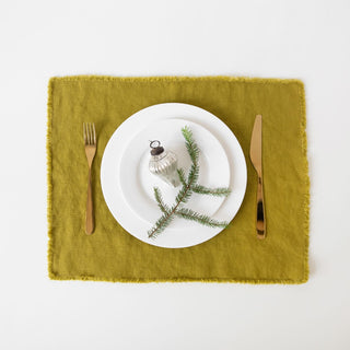 Moss Green Linen Placemat with Fringes - Linen Tales B2B 